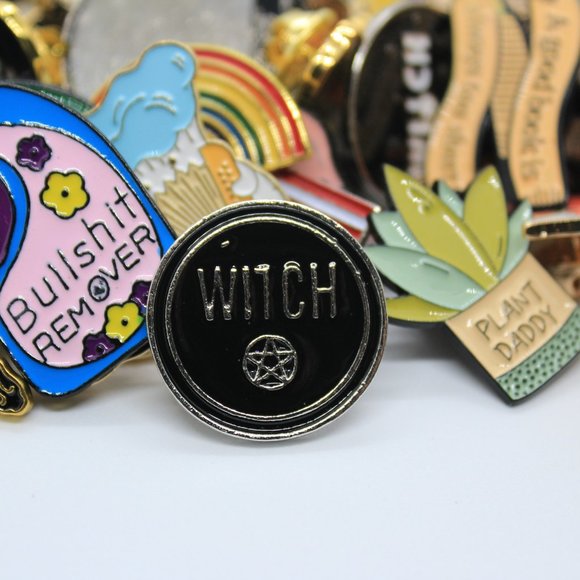 MYSTERY PINS 5 flawed pins box - see description - Picture 4 of 8